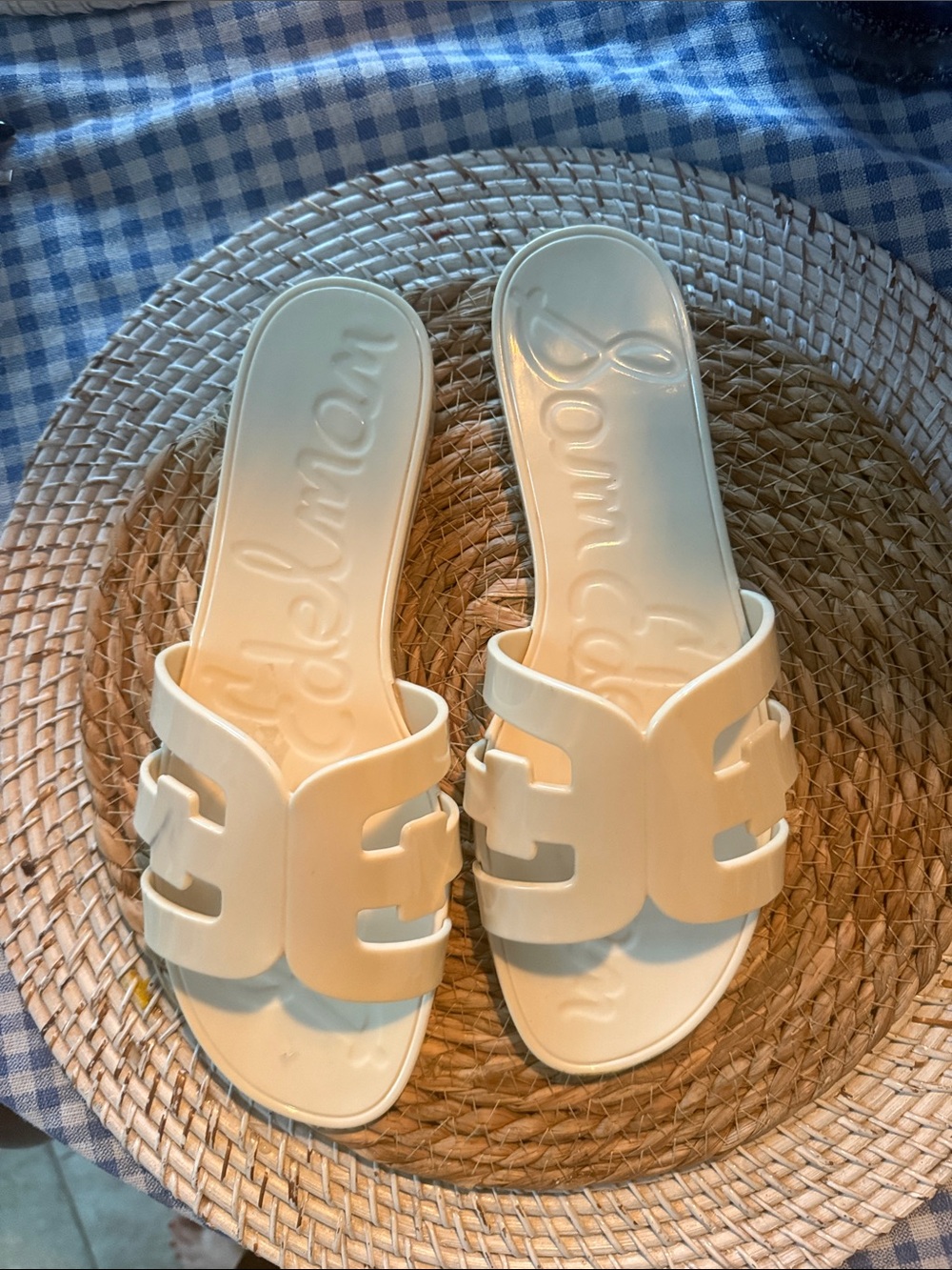 Sam Edelman Ivory Bay Jelly
Slides / Sandals 9
